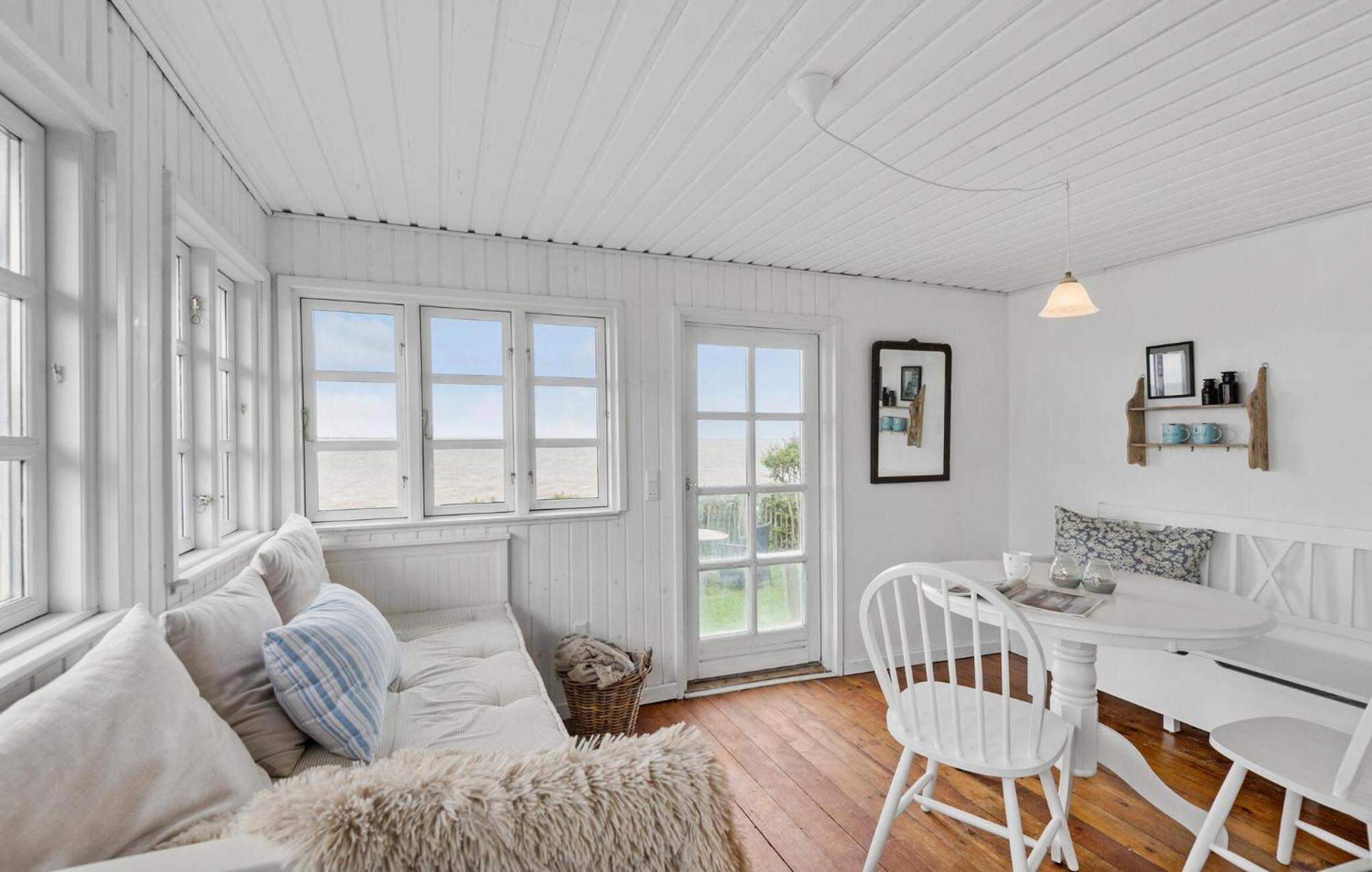 Gorgeous Home In Esbjerg V With Kitchen Exterior photo